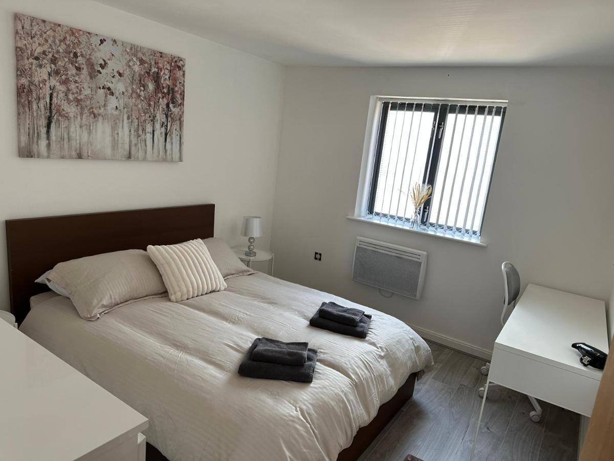 2 Bed Modern Apartment Суонзи Екстериор снимка
